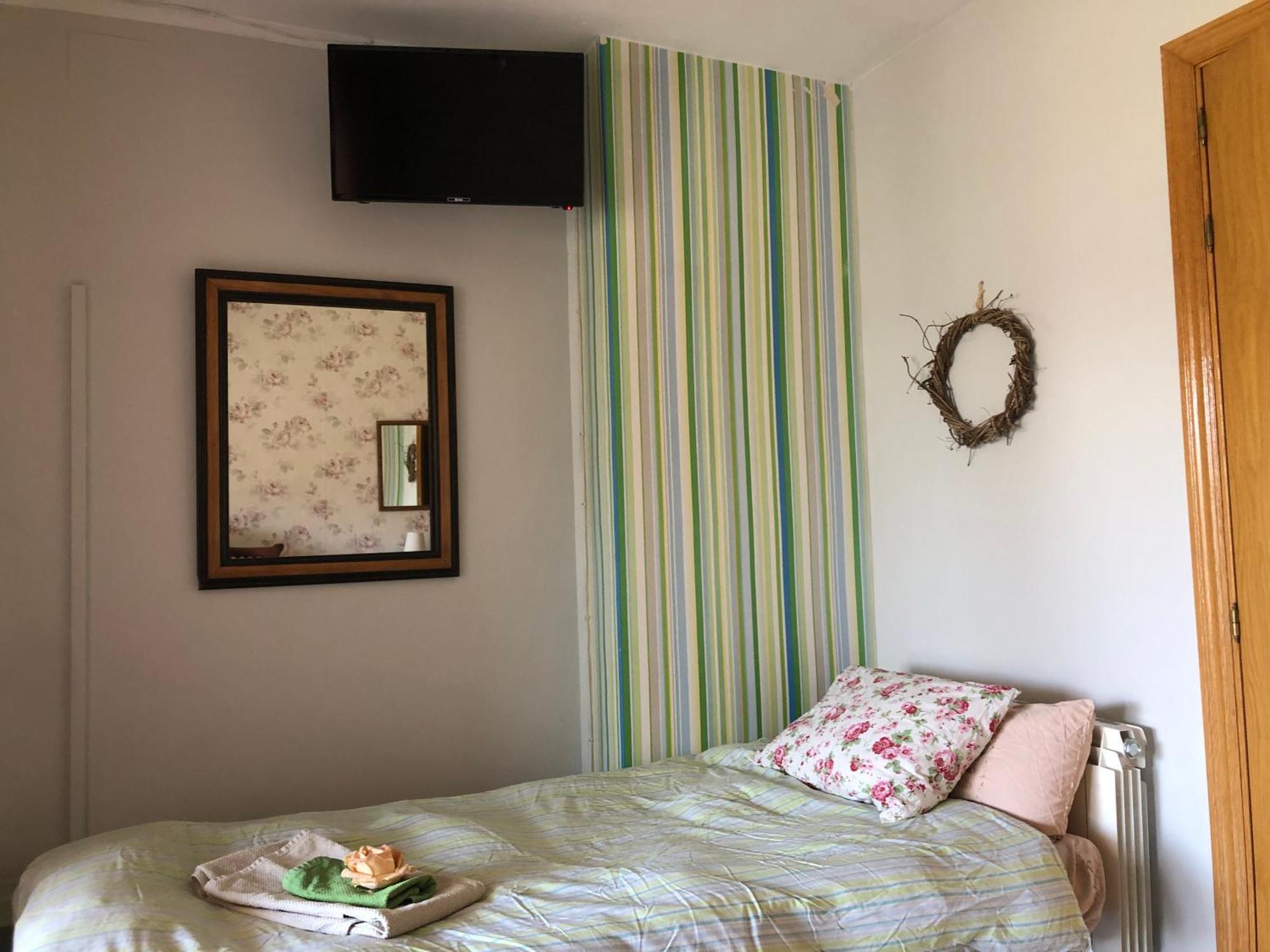 Casa Catharina Bed & Breakfast Ла Сеу д'Ургел Екстериор снимка